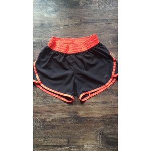 Woman’s Duo dry plus champion shorts